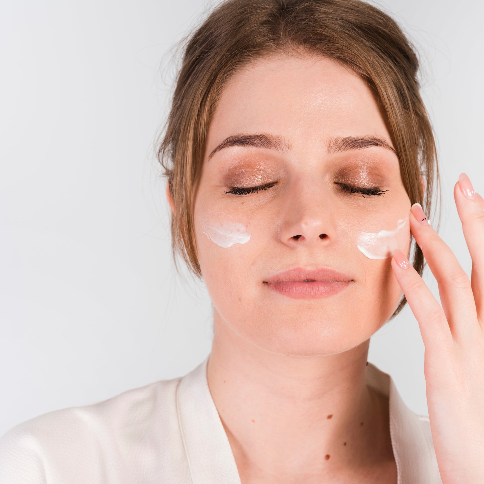 Best Waterproof & Sweatproof Skincare Products for Rainy Season